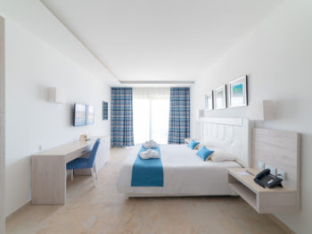 Deluxe Sea View Room (3)